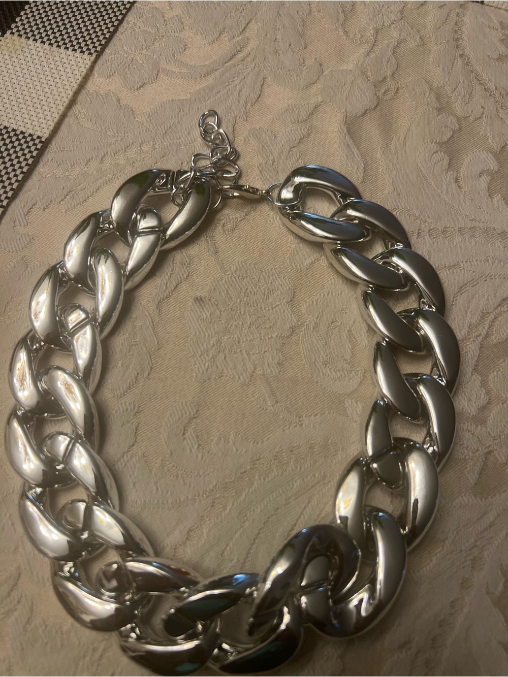 Silver Chunky Curb Chain Necklace - Women's Fashion Jewelry